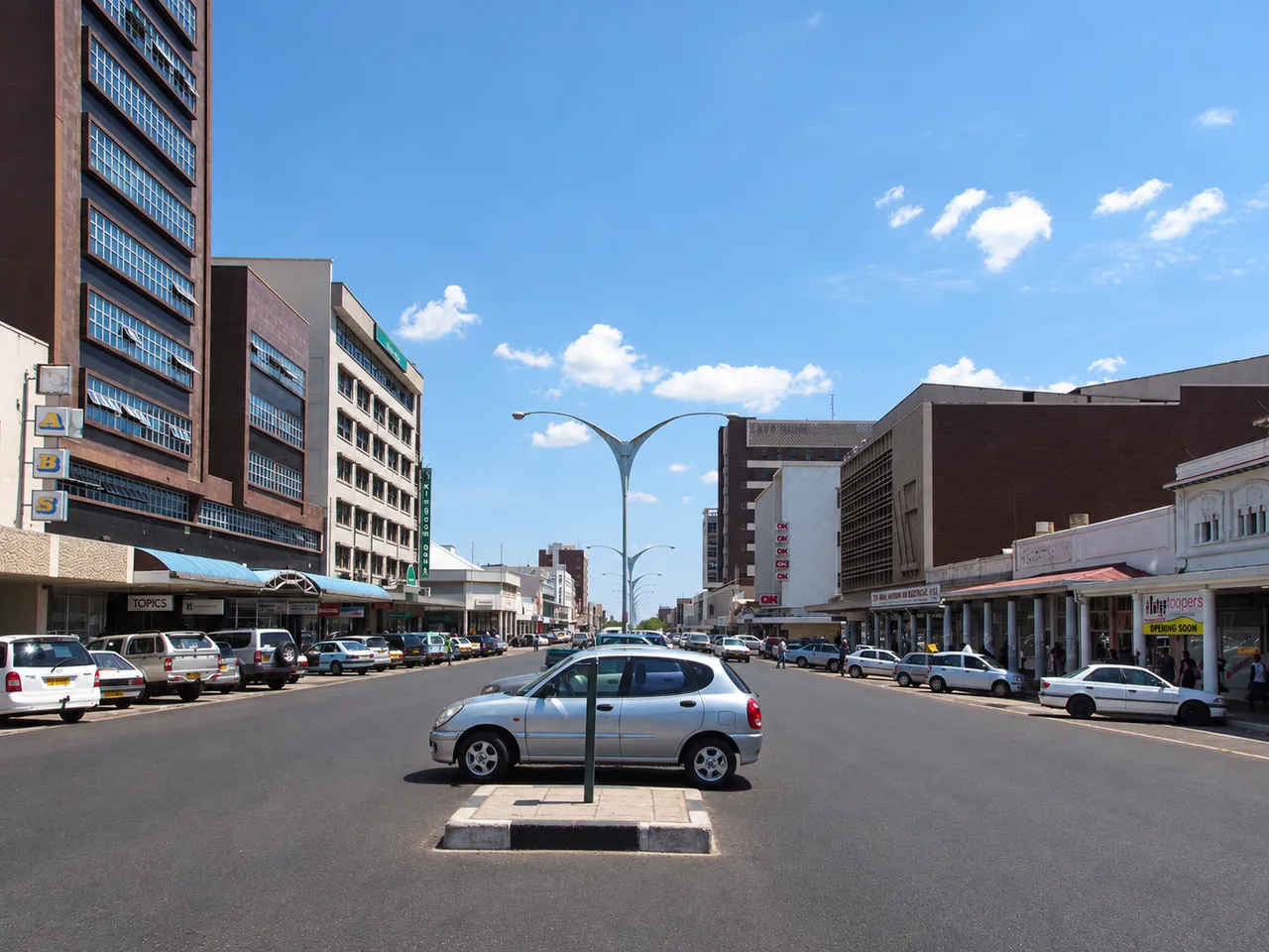 A street in central Bulawayo